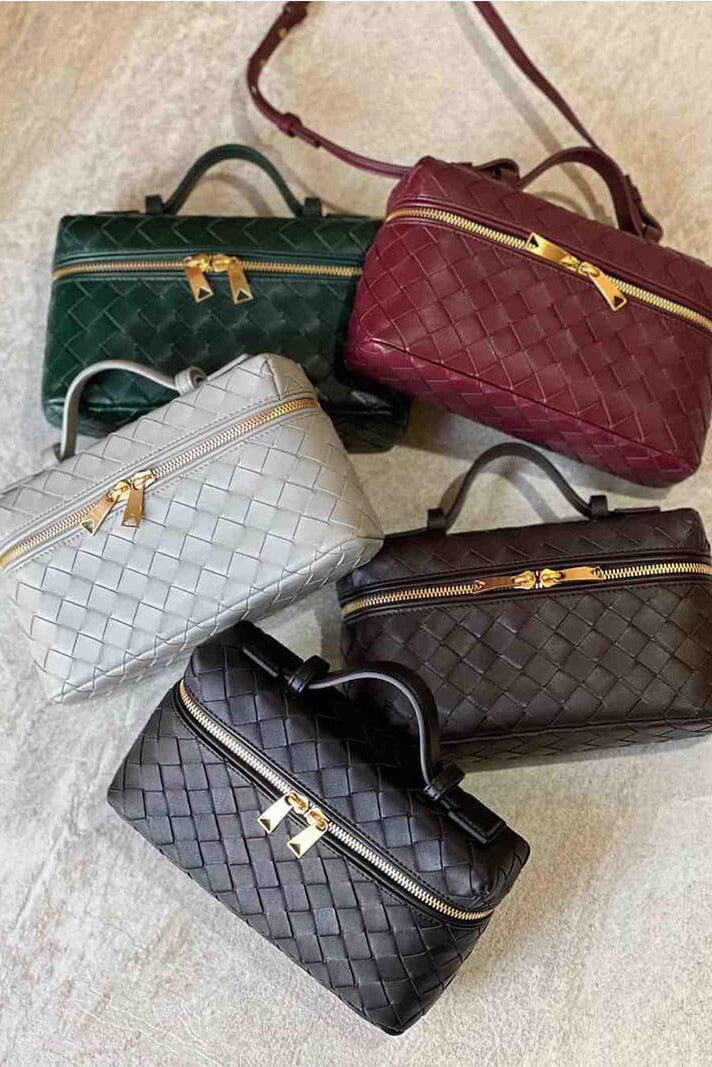 Milla | Mini veske i vevd materiale med gull-detaljer