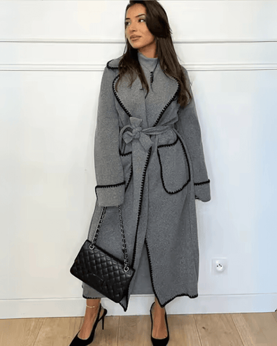 Sabiene – Lang og stilfull jakke