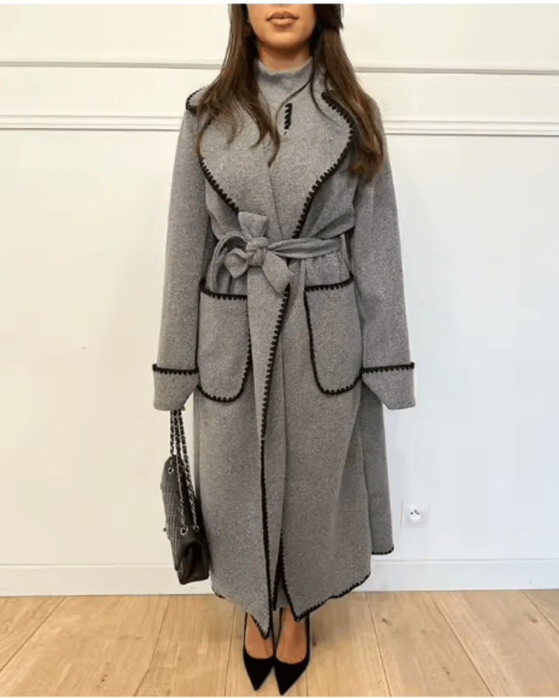 Sabiene – Lang og stilfull jakke